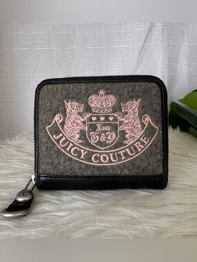 SOLD-Juicy vintage trifold wallet- NWOT!